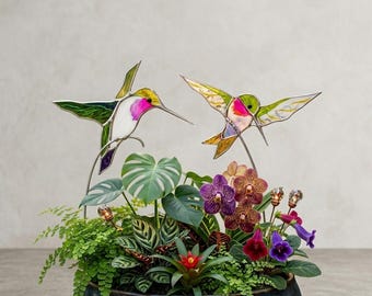 Handcrafted Hummingbird Garden Stake – Stained Glass Outdoor Decoration & Gift