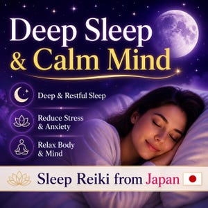 Könnte beinhalten: Werbebild für Schlaf und Entspannung. Der Text lautet "Deep Sleep & Calm Mind" mit zusätzlichen Informationen über erholsamen Schlaf, Stressabbau und Entspannung von Körper und Geist. Eine Frau schläft friedlich unter einem Sternenhimmel mit Vollmond.