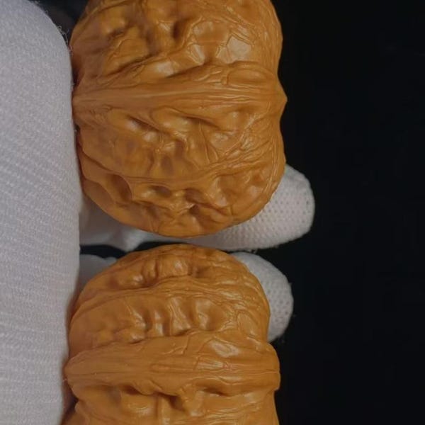コレクターズグレード 元宝獅子頭文湾ウォールナット 44mm - ペア 3YB002 - ハンドエクササイズ瞑想ツール - 木製フィジェットトイ