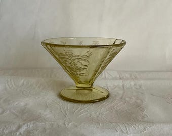 Taça de sorveteira e açucareiro vintage em vidro âmbar da época da Grande Depressão, em formato de cone.