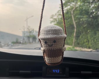 Colgante de taza de café de ganchillo hecho a mano, mini accesorio de peluche para coche, acogedora decoración para el espejo retrovisor.