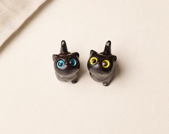 Hand Carved Wooden Cat Figurines, Cute Desk Ornament, Gift for Cat Lovers, Natural Wood
