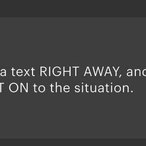 Puede incluir: Un fondo gris oscuro con texto blanco y cinco estrellas blancas. El texto dice: "No kidding- I got a text RIGHT AWAY, and her reading about it was SPOT ON to the situation." Debajo del texto hay un nombre y la fecha "Apr 17."