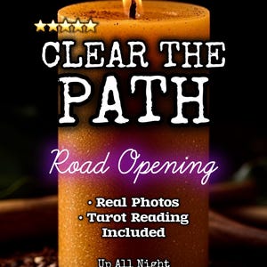 Könnte beinhalten: Eine strukturierte, bernsteinfarbene Stumpenkerze mit brennendem Docht. Der Text lautet: CLEAR THE PATH, Road Opening, Real Photos, Tarot Reading Included, Up All Night Magick. Fünf gelbe Sterne befinden sich über dem Text. Die Kerze ist körnig.