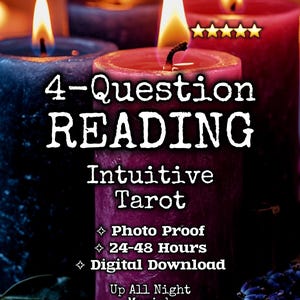 Peut inclure: Trois bougies piliers allumées de couleurs bleu foncé, violet et rouge. Le texte indique : 4-QUESTION READING, Intuitive Tarot, Photo Proof, 24-48 Hours, Digital Download, Up All Night Magick. Cinq étoiles jaunes sont affichées en haut à droite.