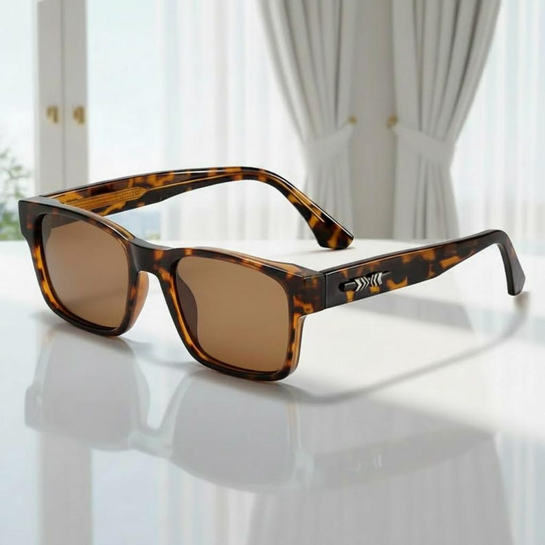 UV400 Polarized Square Sunglasses , Retro Vintage Unisex Sunglasses, Trendy Streetwear Beach Driving Eyewear LEOPARD-BROWN