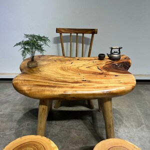 Juego de mesa de centro de madera de alcanfor hecha a mano, muebles Wabi Sabi Japandi, madera natural rústica.