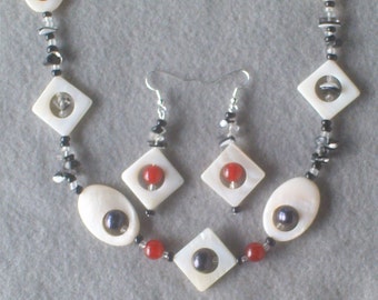 Lady Luck, mother of pearl set