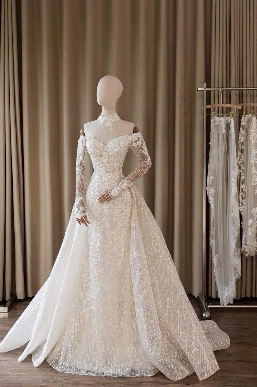 long sleeve lace wedding dress with long train Elegant Long Cutout Lace Train Crepe Mermaid Wedding Dress