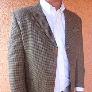 Mens SHELLY BLOOM Miami LEVETI Made in Italy Jacket Sportcoat Black and Gold Basket Weave Pattern Fully Lined No Pocket Flaps Italian Ch 44&quot;