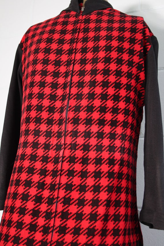 60s MOD Style HOUNDSTOOTH DRESS Sm Red & Black Tu… - image 8