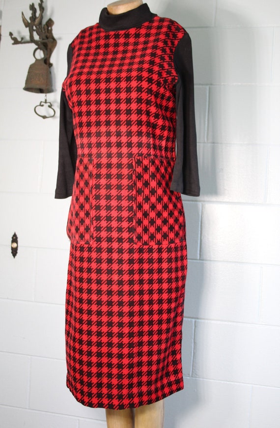 60s MOD Style HOUNDSTOOTH DRESS Sm Red & Black Tu… - image 1