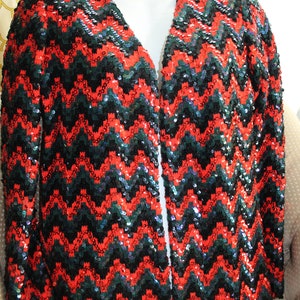 Algo dos anos 70! Jaqueta de Lantejoulas Oscar de la Renta Xs Natal Festa Pinheiro Vermelho Formal Glamour Festa de Lantejoulas Zig Zag Disco Studio 54 Blingy