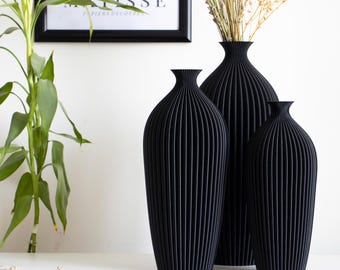 Black Bud Vase for Dried Flowers, Fluted Sculptural Vase, Scandinavian Table Decor