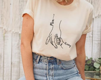 Camiseta personalizada para mamá de niños, camiseta personalizada con manos de mamá e hijos, familia con nombres de niños, regalo para el Día de la Madre de niños, camiseta con manos de mamá e hijos