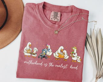 Camiseta divertida para mamá de Comfort Colors®, Camiseta con el ganso gracioso para mamá, Camiseta "La maternidad es lo más real", Regalo para mamá, Camiseta boho retro para mamá, Camiseta para el Día de la Madre