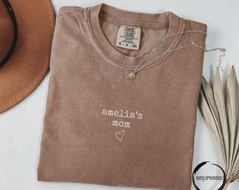 Custom Mom Shirt, Personalized Mom Name Shirt, Minimalist Mom Tee, Custom Kids Name Gift, First Mothers Day Gift for Mom