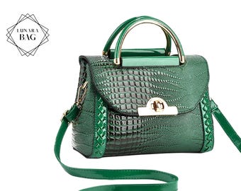 Bolso verde efecto cocodrilo estructurado asa corta bandolera elegante