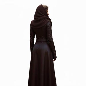 Disfraz de cazadora de cuero personalizado para mujer, vestido de guerrera medieval, atuendo de armadura de fantasía, vestido de LARP para cosplay con cinturón, capa y brazaletes. imagen 6