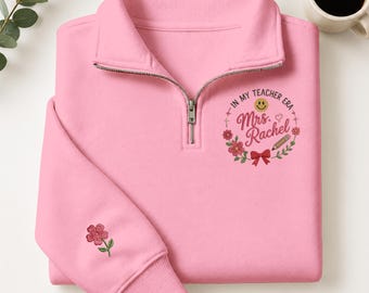 Aangepaste naam leraar sweater met kwartrits, geborduurd in My Teacher Era-trui, schattige smiley bloem schooloutfit, cadeau voor leraar
