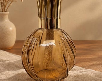 Vintage Lampe Berger aus gedrehtem, bernsteinfarbenem Glas, antike Parfümlampe, Retro-Design, Metallrahmen, Vintage-Dekoration