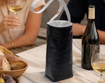 Black Tyvek Wine Carrier, Minimalist Single Bottle Tote, Modern Reusable Bag