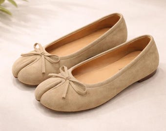 Bailarinas de piel sintética con puntera dividida, estilo tabi japonés.