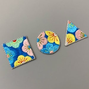 Chinese Flower Embroidered Patches Square Circular Triangle Self Adhesive Patch Applique Shoes Backpack Decorating Clothes Accessory