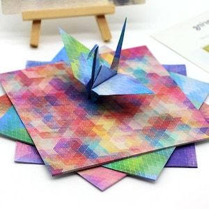 Confezione di carta quadrata per origami con prisma sfumato da 56 fogli per progetti di carta origami - Carta di sfondo geometrica 15 cm x 15 cm