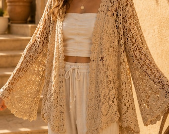 Cardigan da donna bianco e beige in stile boho all'uncinetto – Gilet estivo in pizzo traforato – Kimono vintage all'uncinetto – Copricostume chic – Giacca boho fluida