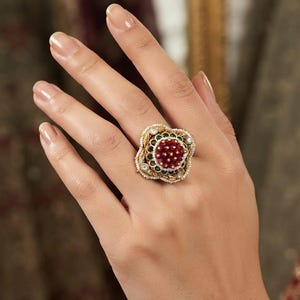 Anello da cocktail di grande effetto, anello Kundan con rubino in stile vintage, grande anello in oro di grande impatto, gioielli reali Mughal, regalo per lei