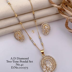 Elegant tvåfärgat A.D. diamanthänge, halsband med kubisk zirkoniablomma och matchande örhängen bild 3