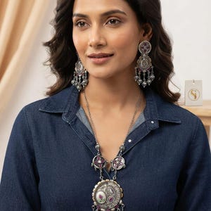 Collana in argento ossidato, set con ciondolo boho e orecchini, gioielli etnici tribali, gioielli vistosi in argento tedesco, regalo per la moglie, abbigliamento da festa