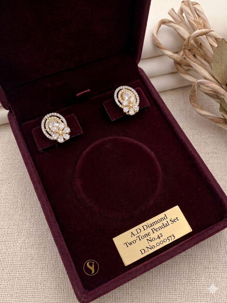 Elegant tvåfärgat A.D. diamanthänge, halsband med kubisk zirkoniablomma och matchande örhängen bild 5