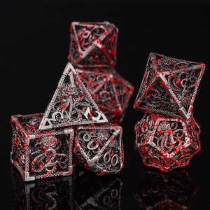 Cthulhu metalltärningsset, ihåliga DND-tärningar, blodstänkande polyedriska tärningar för Call of Cthulhu, D&D-tärningspresent till DM, RPG-tärningar Goblin