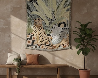Tapiz de pared de la selva con mujer y tigre, tapiz botánico bohemio, decoración tropical exótica, arte mural de naturaleza colorida, decoración para el hogar impactante