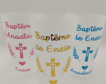Tazza da battesimo personalizzata, con nome del bambino e dell'ospite, in vinile rosa, blu e oro, bomboniera per battesimo, tazza riutilizzabile.
