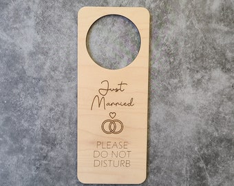 Just Married Do Not Disturb Honeymoon Sign- Just Married Door Sign- Gift for Happy Couple- Honeymoon Sign for Hotel- Bride- Groom