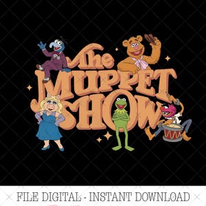 Könnte beinhalten: Eine grafische Illustration mit dem The Muppet Show Logo in orangefarbenem Text sowie den Charakteren Gonzo, Fozzie Bär, Miss Piggy, Kermit der Frosch und Animal am Schlagzeug. Das Design enthält kleine vierzackige Sterne auf schwarzem Grund.
