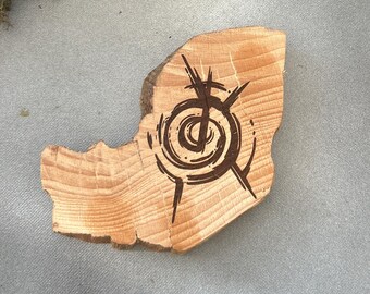 Runas protectoras antiguas de Sofía en madera natural: piezas únicas teñidas a mano con corteza | Magia rúnica rústica y talismán | Hecho a mano con trozos de ramas