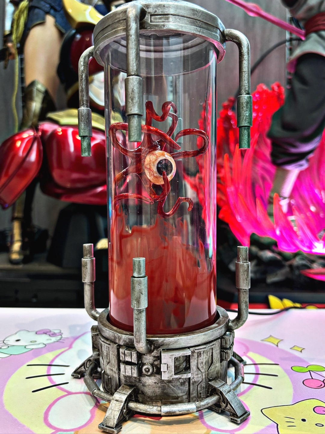 Trypanohyncha Ocellus Alien Specimen Lamp - Sci-fi Horror Stasis Tube ...