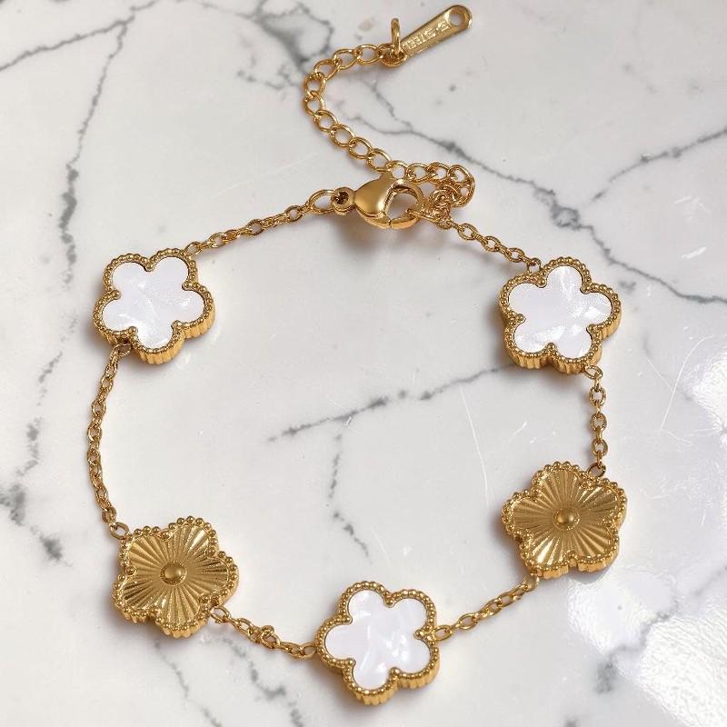Van cleef alhambra bracelet - Etsy 日本