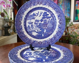 Vintage Blue Willow 12-teiliges Geschirr-Set, Geschirr-Gedeck für 4 / Stamped Churchill Made in Staffordshire England / Feines englisches Geschirr