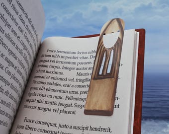 Gothic Cathedral Window Bookmark | Painted Aluminum Page Holder