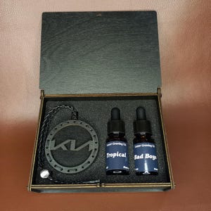 Ambientador de coche artesanal, fragancia premium para Kia, difusor personalizado de lujo/difusor de madera para coche/decoración interior de lujo para coche/nuevo conductor