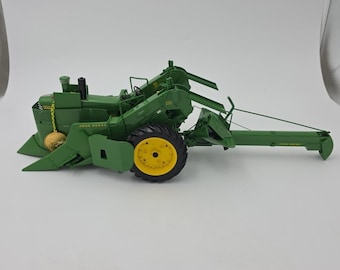 Tractor diésel John Deere 4020 de ERTL Precision con cosechadora de maíz 237, escala 1:16