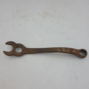 Vintage Ford | Curved Hex Combination Wrench Tool | 1930s | M3