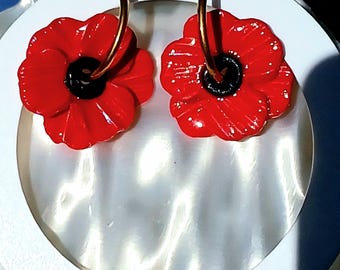 Nappe a forma di papavero rosso | Ciondoli a forma di fiore rosso fatti a mano | Nappe intercambiabili | Acciaio inossidabile 316L | Orecchini a cerchio da 20 mm