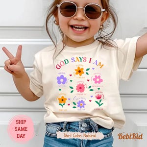 Camiseta "Dios dice que soy flores": Camiseta cristiana para niñas pequeñas y niñas. imagen 1