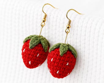 Brincos de morango vermelho delicados, feitos à mão em crochê 3D, brincos boho de verão, presente perfeito para mulheres.